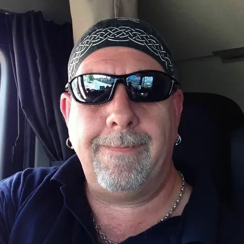 Patrick L., 56 ans (Lille)